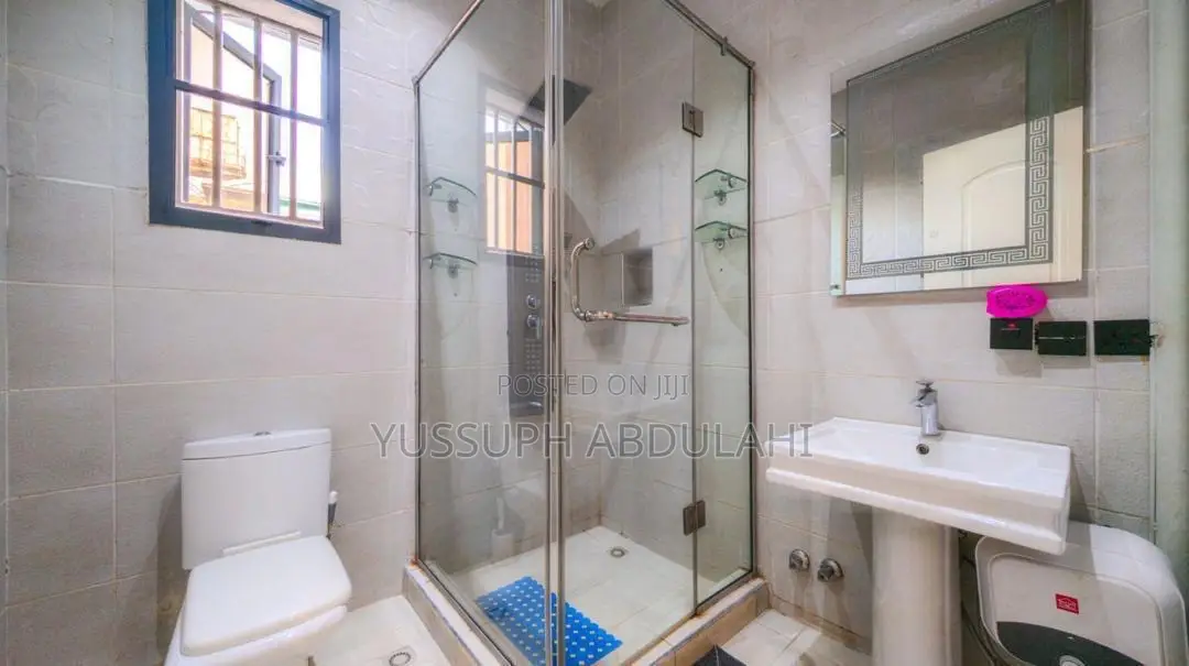 4 Bedrooms Lekki Phase1 in Lekki Phase 1