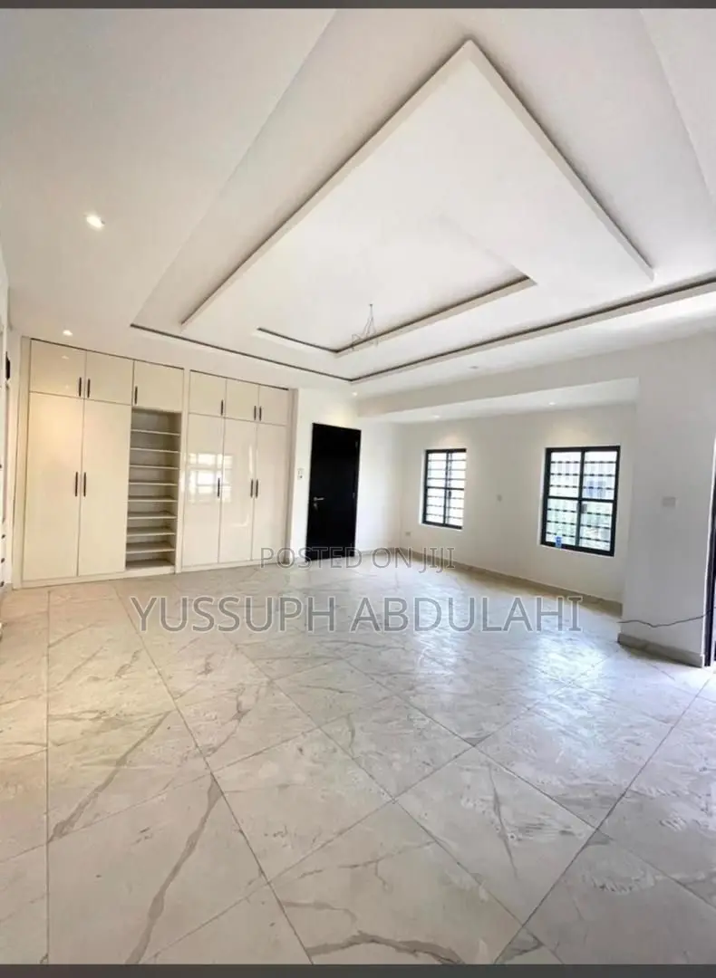 5bdrm Duplex in Lekki Phase1 for rent in Lekki Phase 1