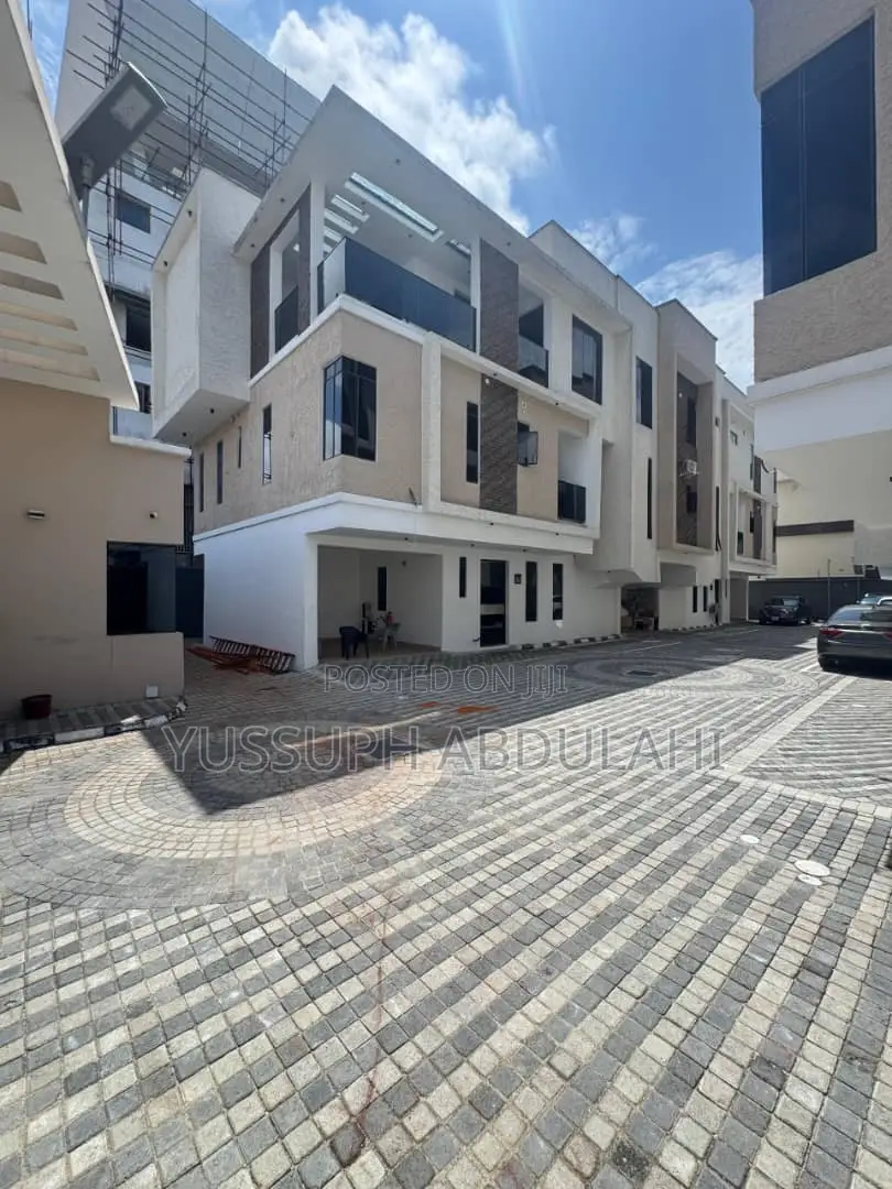 4bdrm Duplex in Lekki Phase1 for rent in Lekki Phase 1