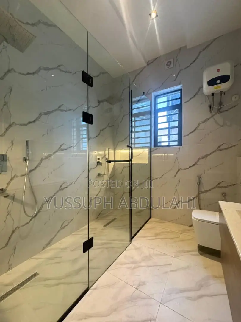 4bdrm Duplex in Lekki Phase1 for rent in Lekki Phase 1