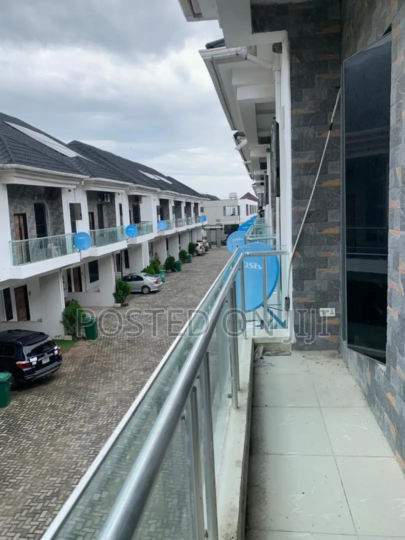 4bdrm Duplex in Dpkay Estate, Lekki Phase 2 for rent in Lekki Phase 2