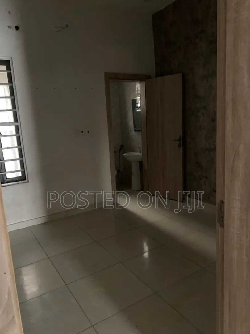 4bdrm Duplex in Dpkay Estate, Lekki Phase 2 for rent in Lekki Phase 2