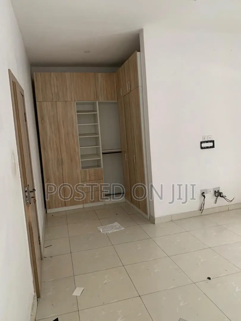 4bdrm Duplex in Dpkay Estate, Lekki Phase 2 for rent in Lekki Phase 2