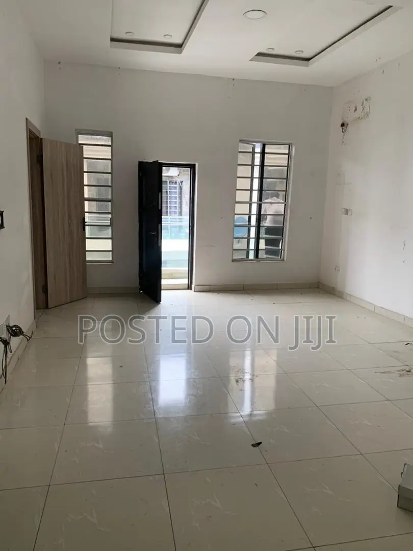 4bdrm Duplex in Dpkay Estate, Lekki Phase 2 for rent in Lekki Phase 2