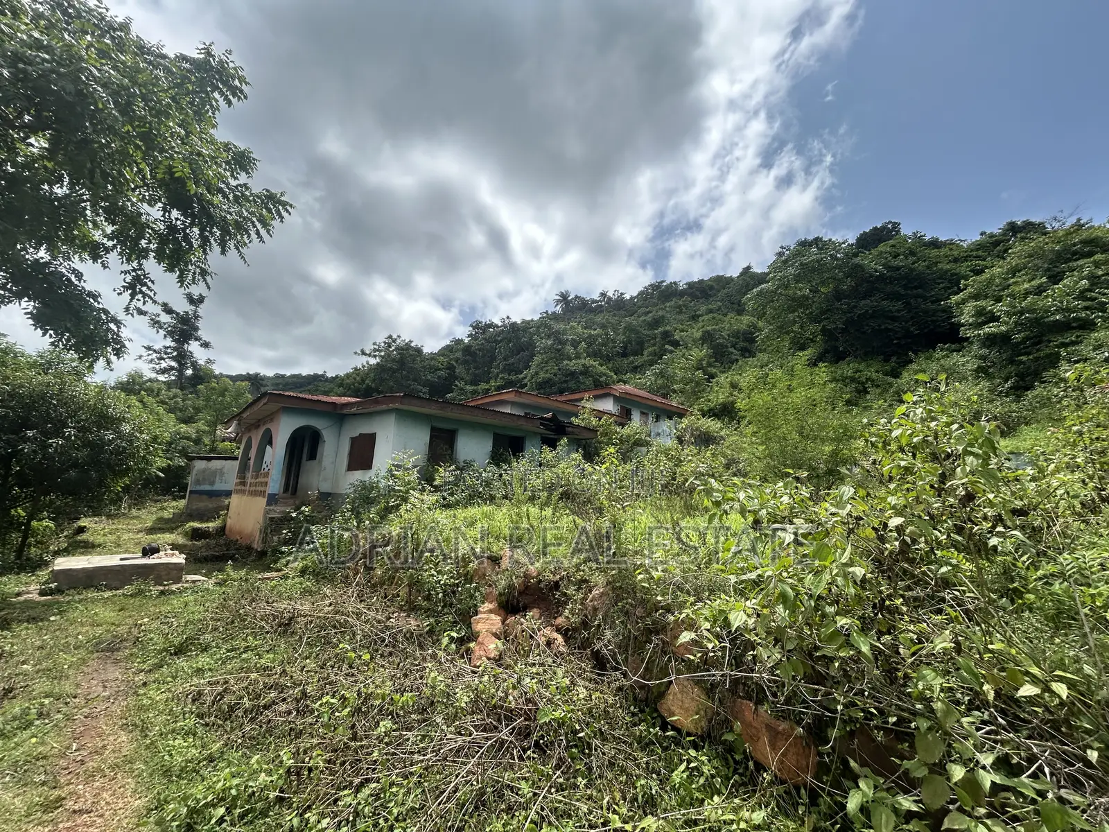 1 Acre Opportunity in Esa-Oke Close to Oscotech Poly in Obokun