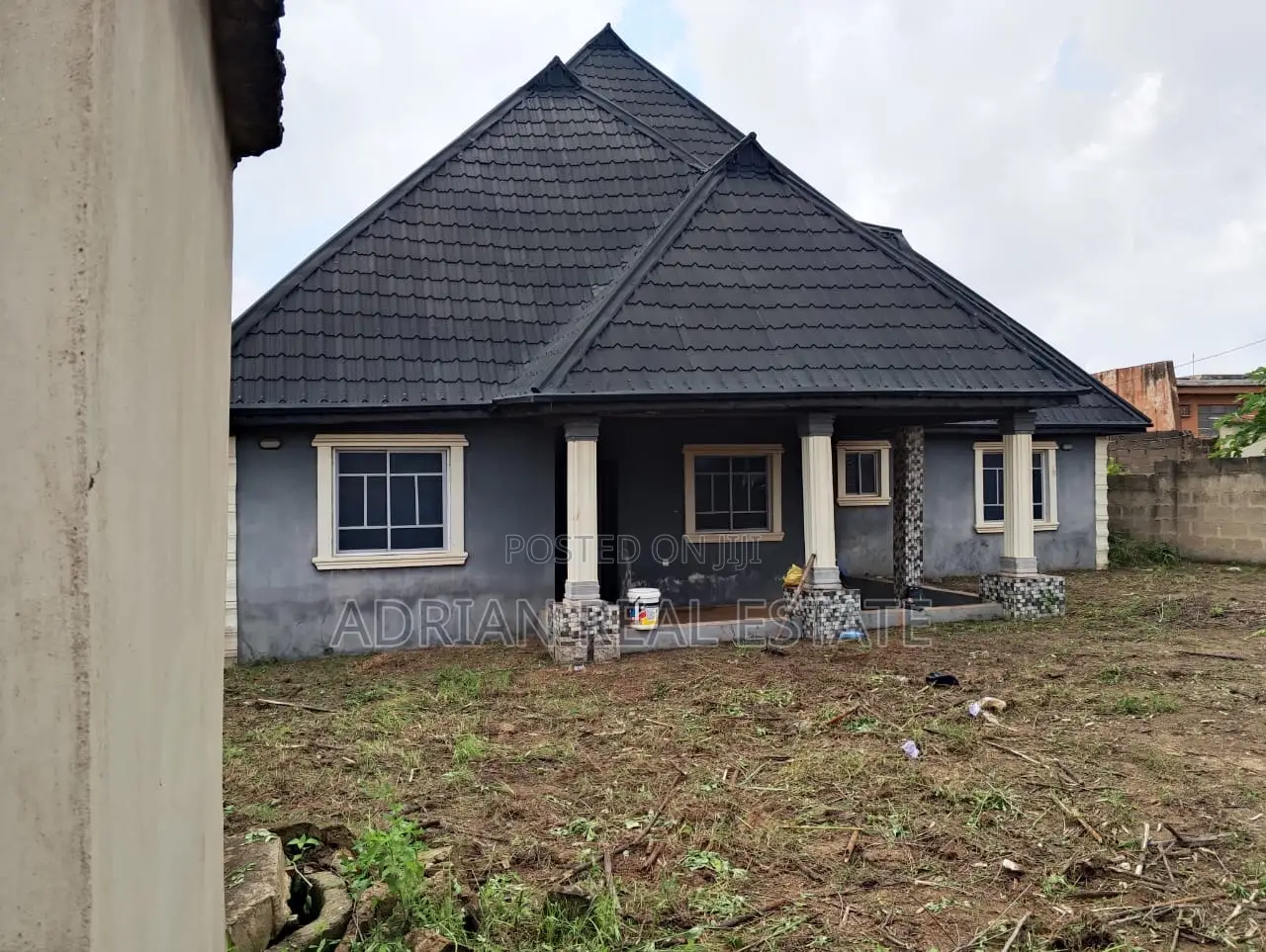 4bdrm Bungalow in University Of Ilesha, Ilesa for sale in Ilesa