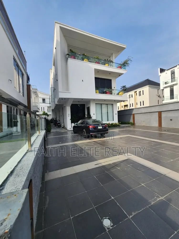 Furnished 5bdrm House in Osapa for sale in Osapa london