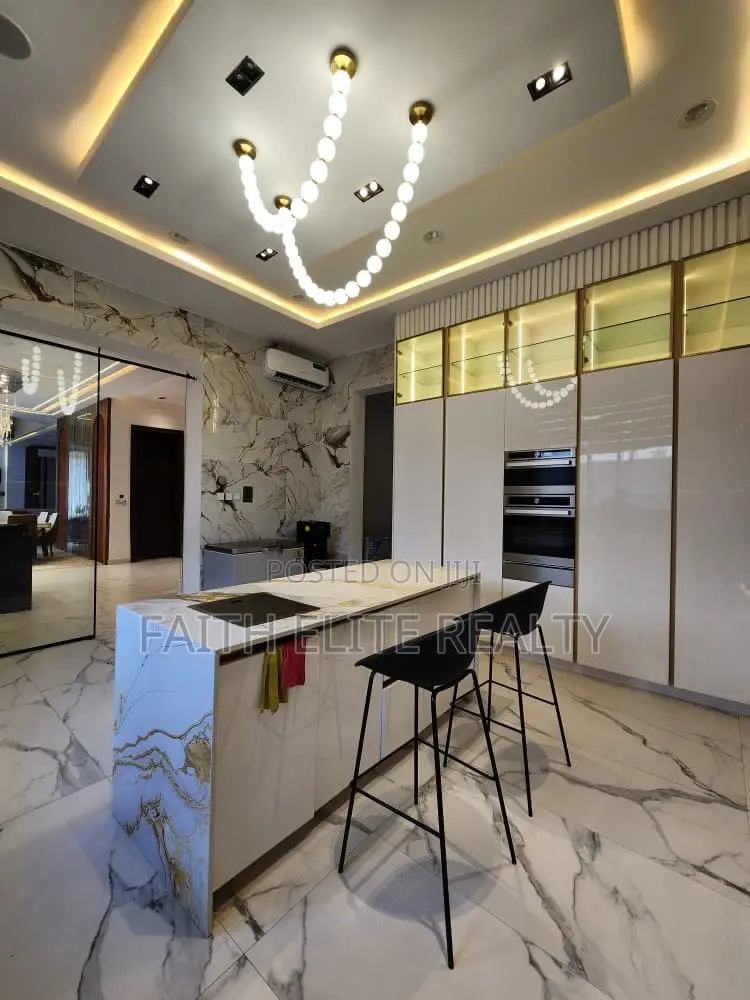 Furnished 5bdrm House in Osapa for sale in Osapa london