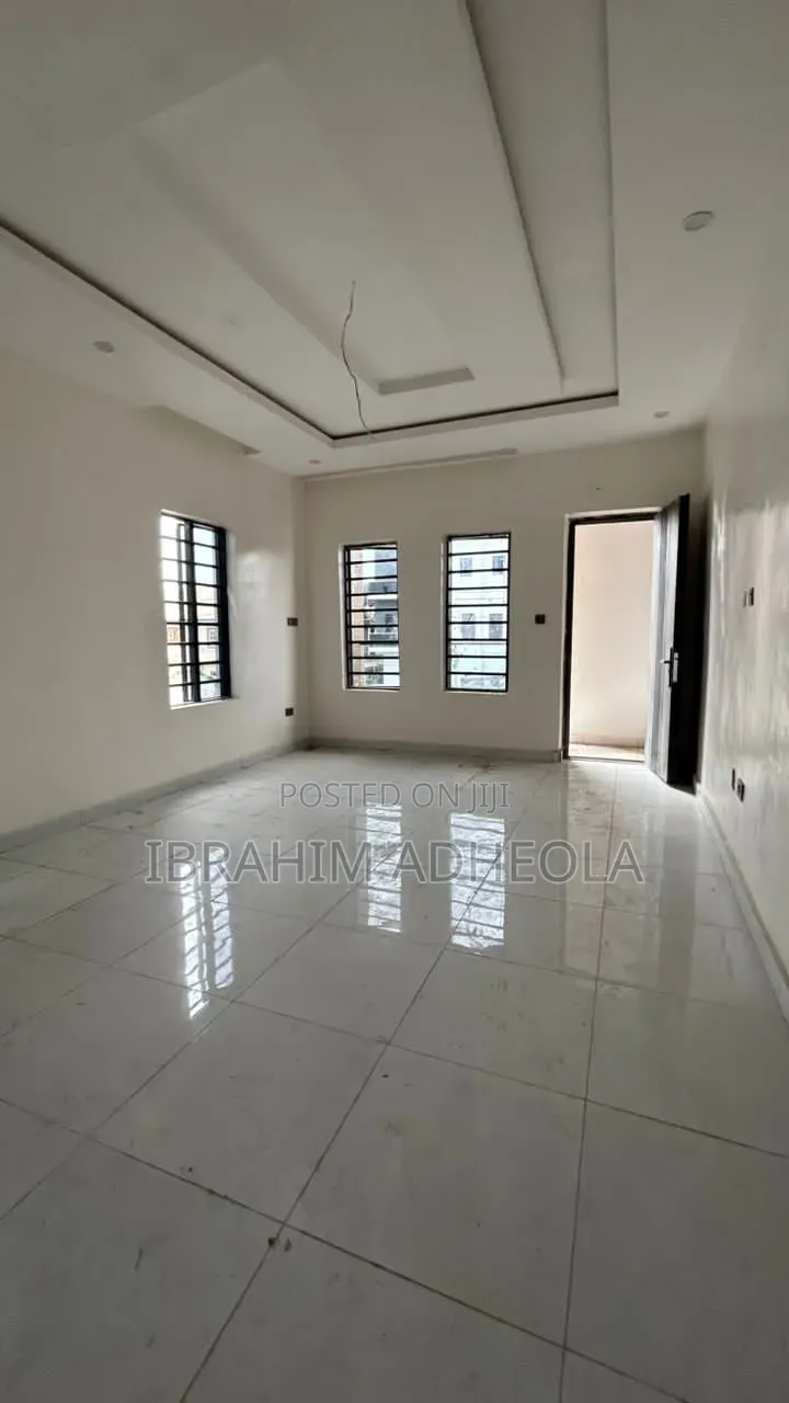 5bdrm Duplex in Ogudu Gra for sale in Ogudu GRA