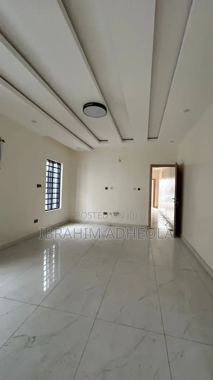 5bdrm Duplex in Ogudu Gra for sale in Ogudu GRA