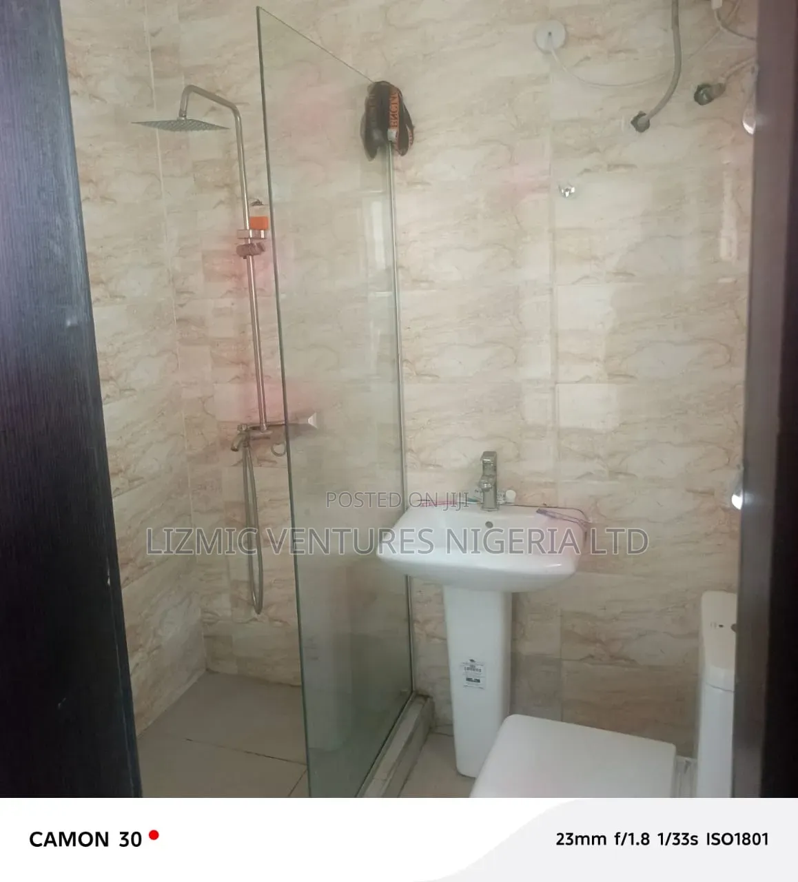 3bdrm Block of Flats in Military Zone, Ejigbo / Ejigbo for sale in Ejigbo / Ejigbo