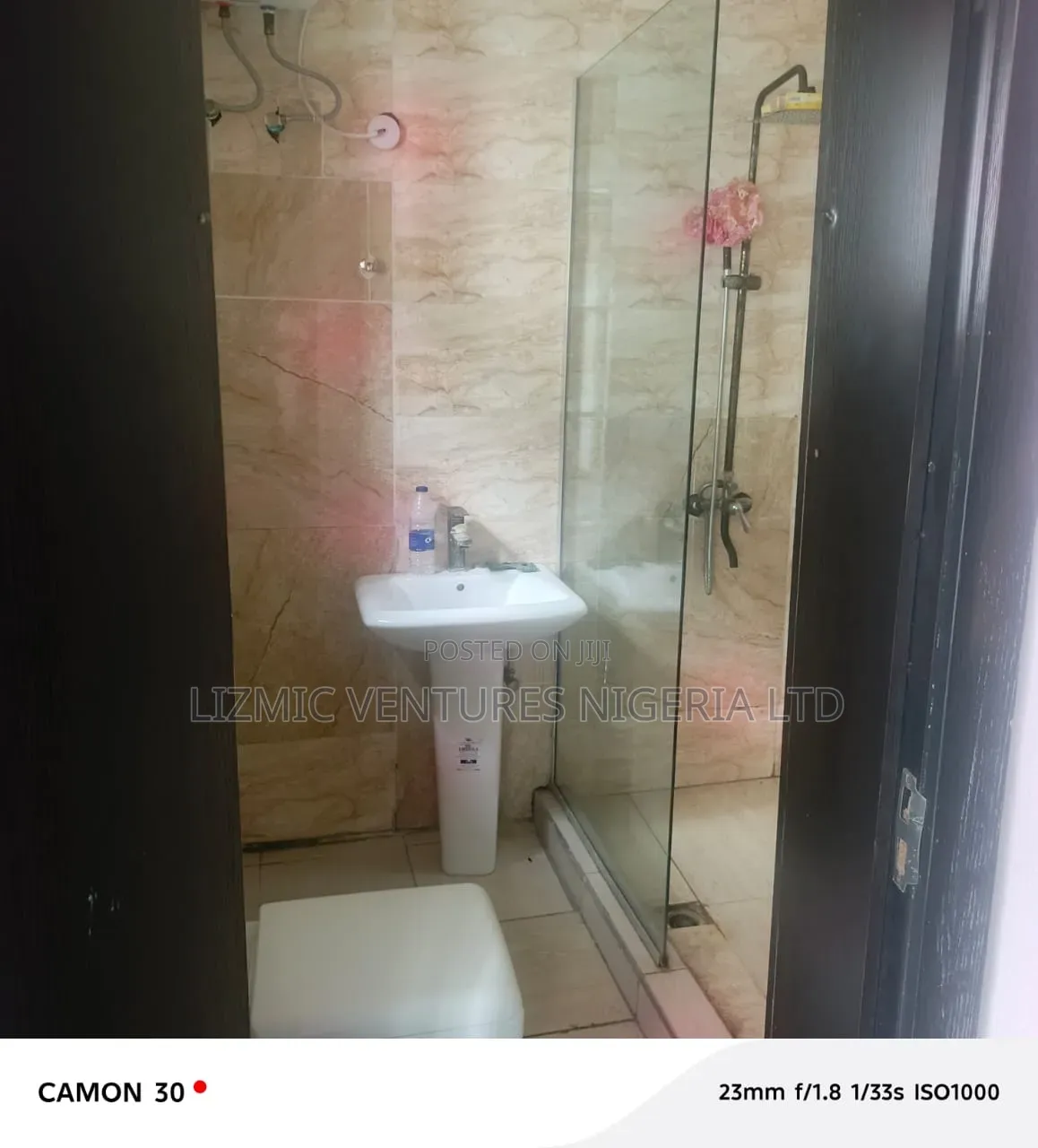 3bdrm Block of Flats in Military Zone, Ejigbo / Ejigbo for sale in Ejigbo / Ejigbo