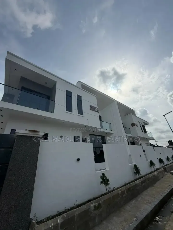 4bdrm Duplex in Ada George Port, New Layout for sale in New Layout