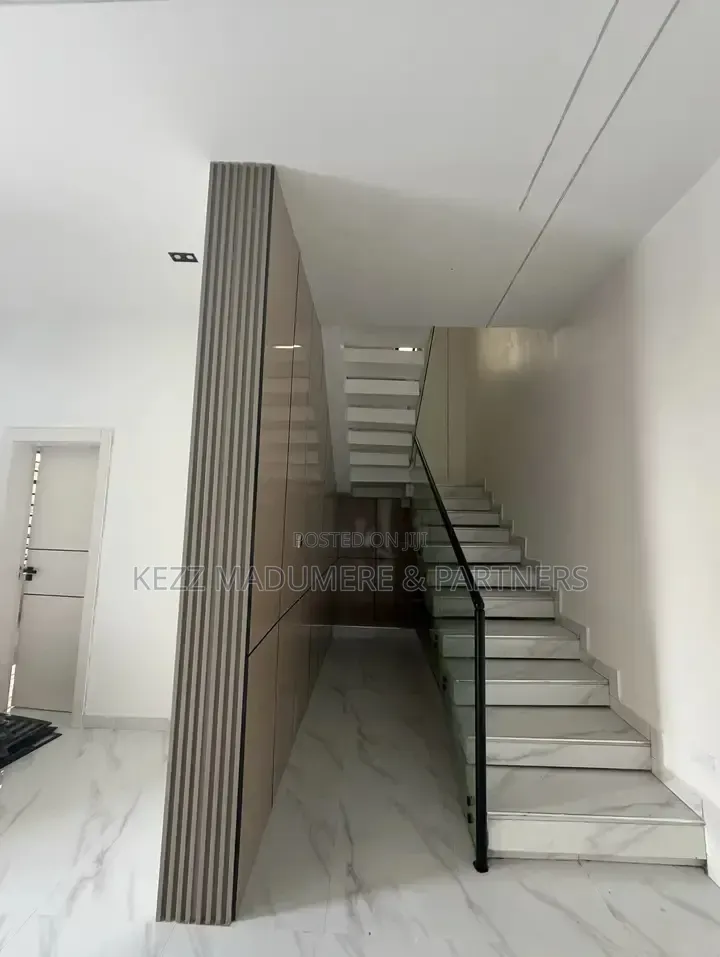 4bdrm Duplex in Ada George Port, New Layout for sale in New Layout