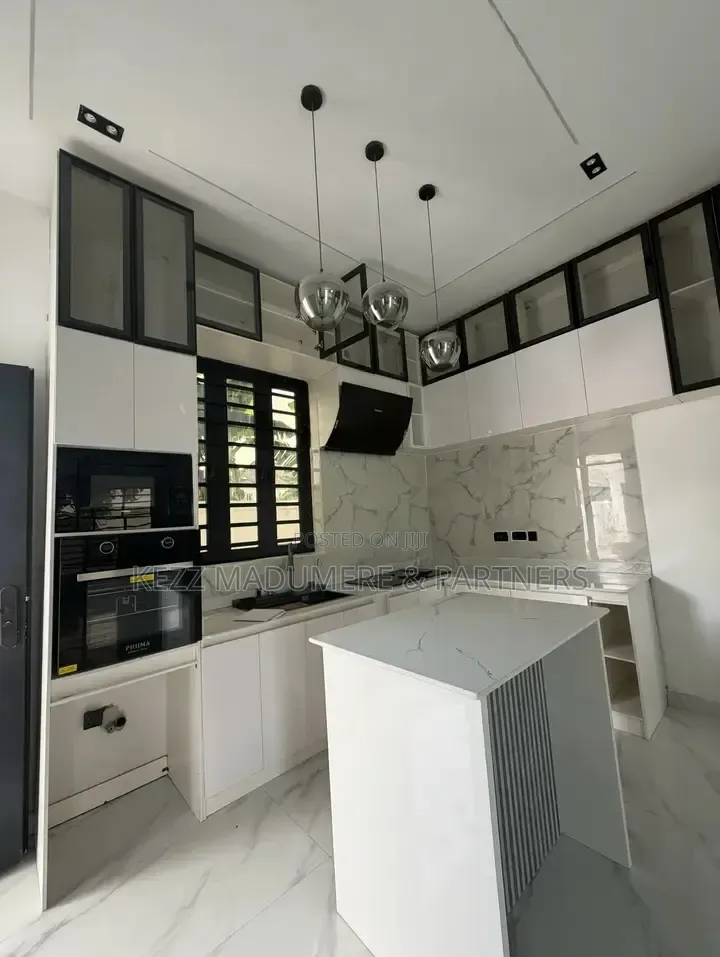 4bdrm Duplex in Ada George Port, New Layout for sale in New Layout