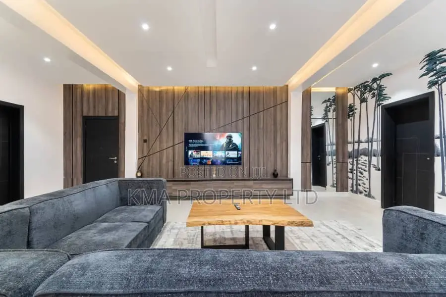 Luxurious and Spacious 2 Bedroom Apartment With Snooker in Lekki Phase 1