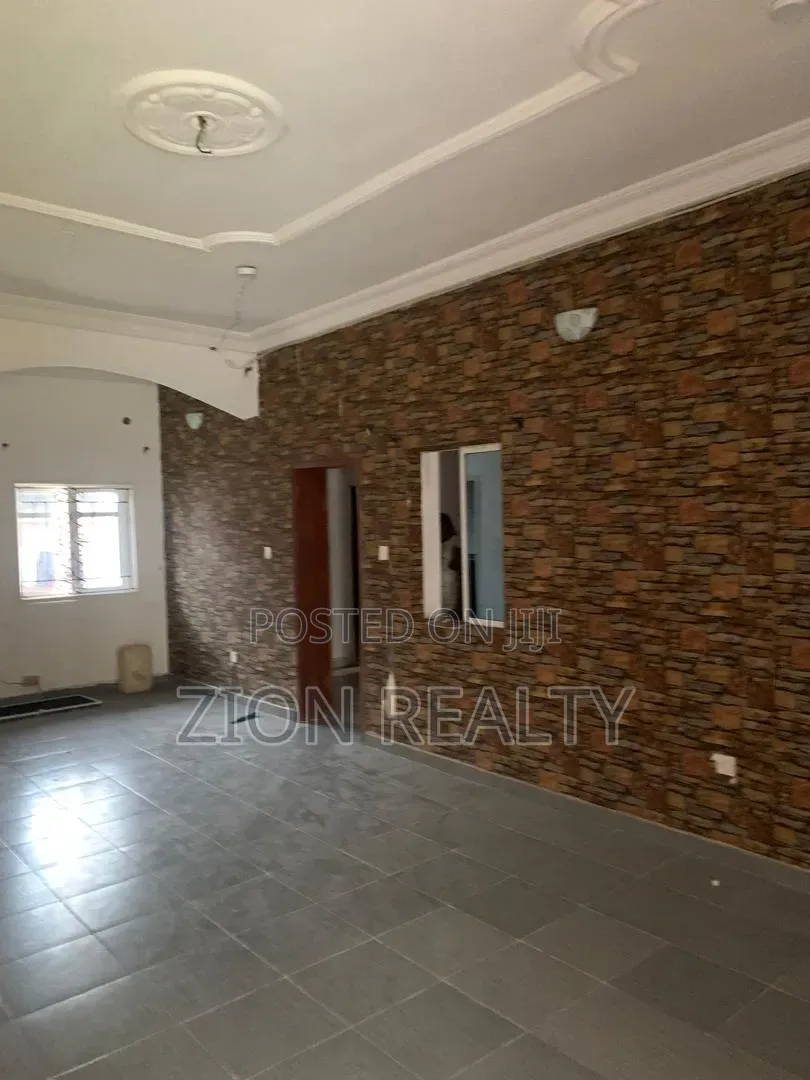 3bdrm Apartment in New Road, Awoyaya for rent in Awoyaya