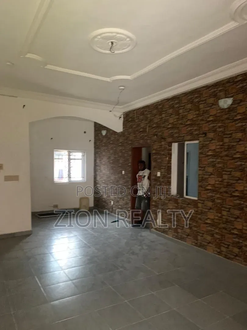 3bdrm Apartment in New Road, Awoyaya for rent in Awoyaya