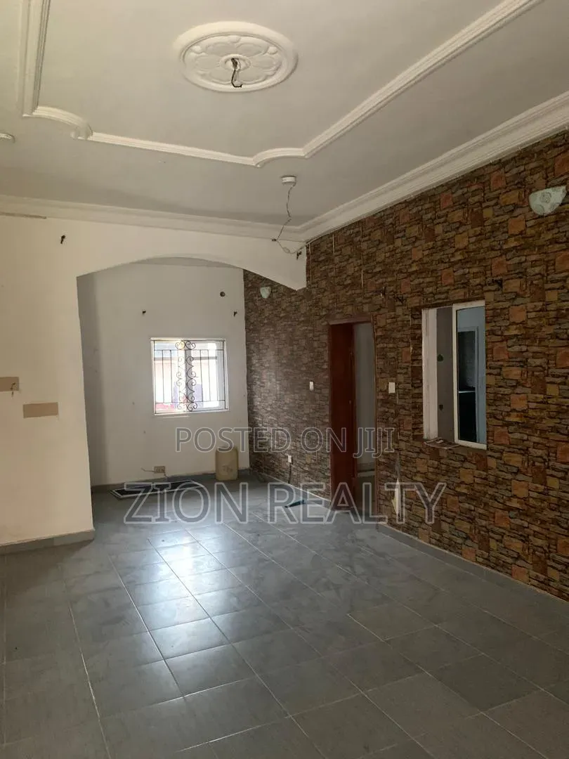 3bdrm Apartment in New Road, Awoyaya for rent in Awoyaya