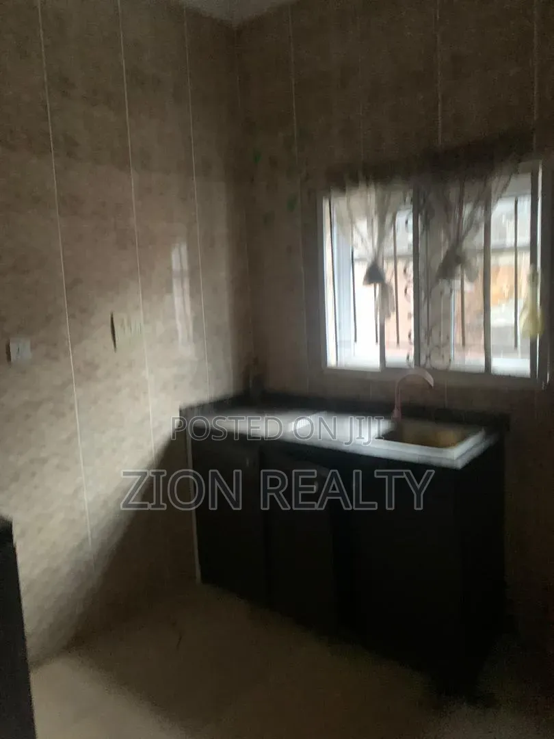 3bdrm Apartment in New Road, Awoyaya for rent in Awoyaya