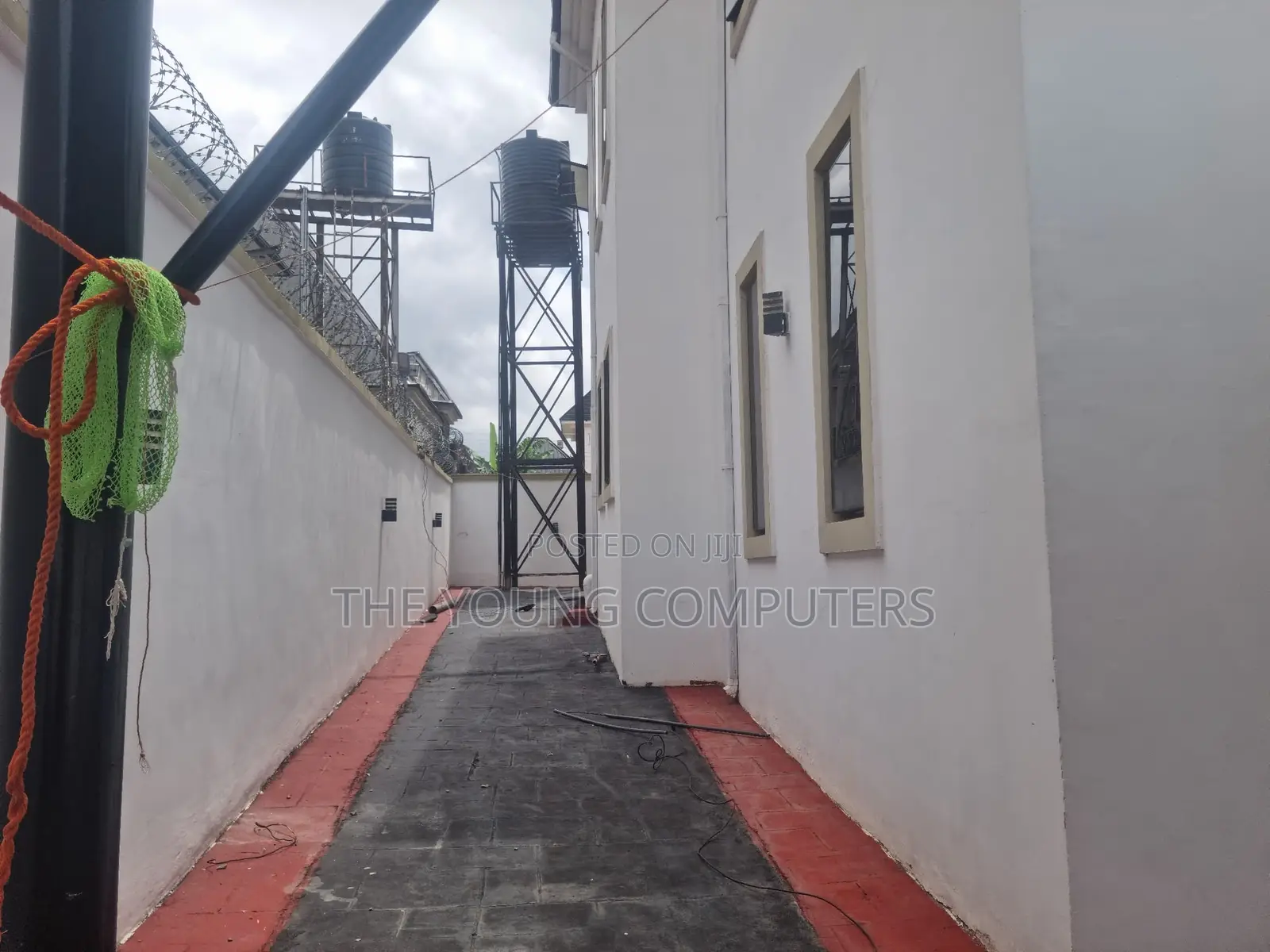 5bdrm Apartment in Power Line Estate, Ijesha for sale in Ijesha