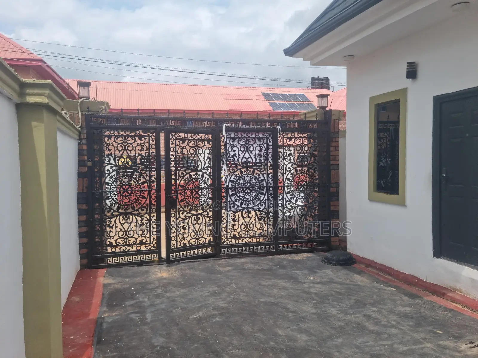5bdrm Apartment in Power Line Estate, Ijesha for sale in Ijesha