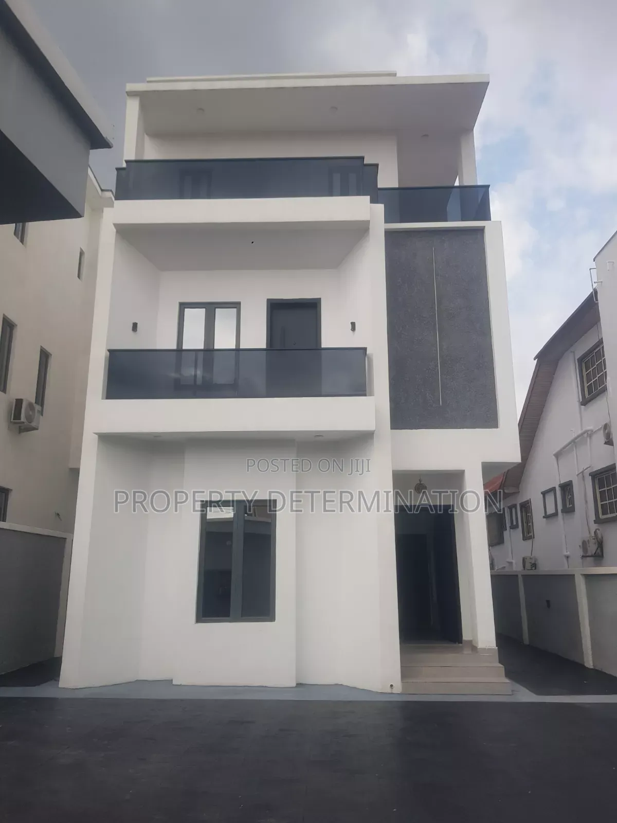 6bdrm Duplex in GRA Phase 2 Shangisha for sale in GRA Phase 2 Shangisha