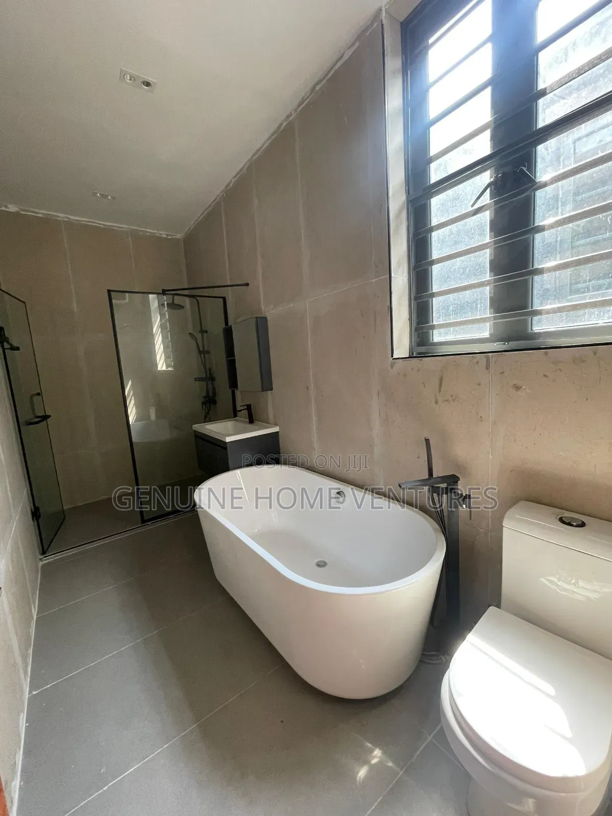 5bdrm Duplex in Lekki Phase One for sale in Lekki Phase 1