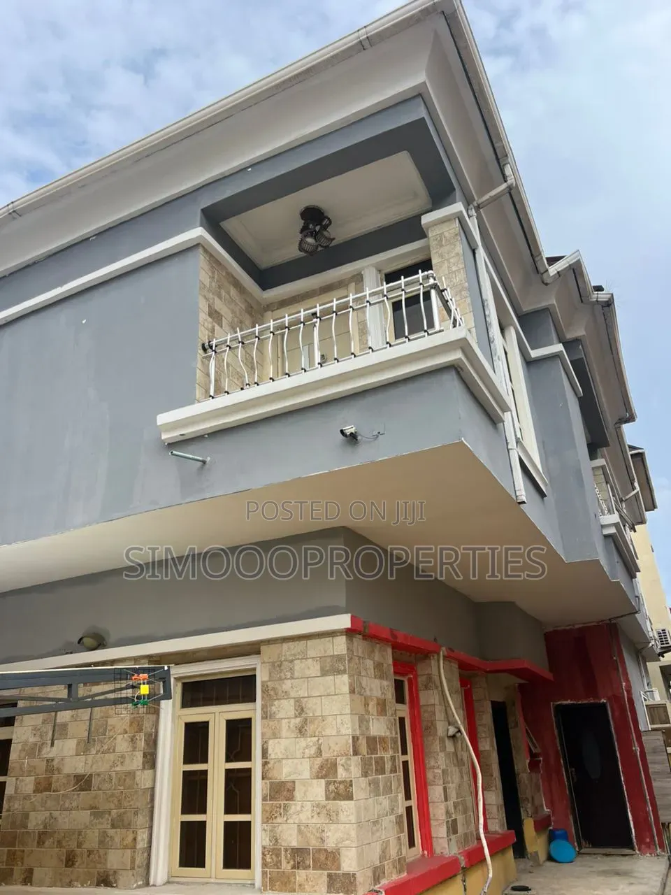 4bdrm Duplex in Idado for rent in Idado