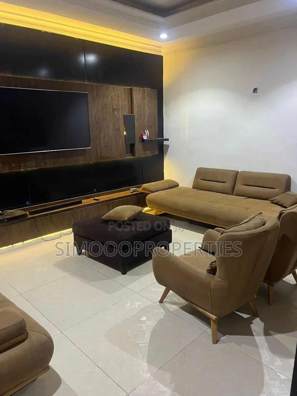 4bdrm Duplex in Idado for rent in Idado