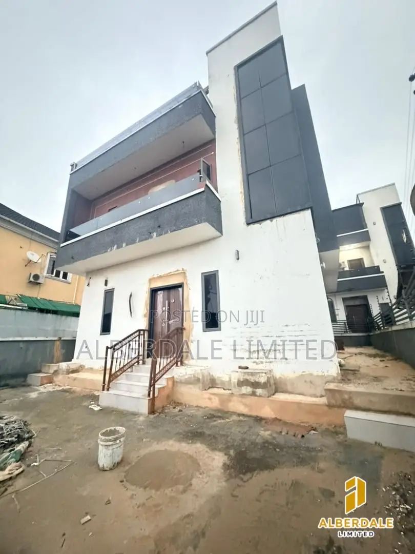 4bdrm Duplex in Millennium, Gbagada for sale in Gbagada