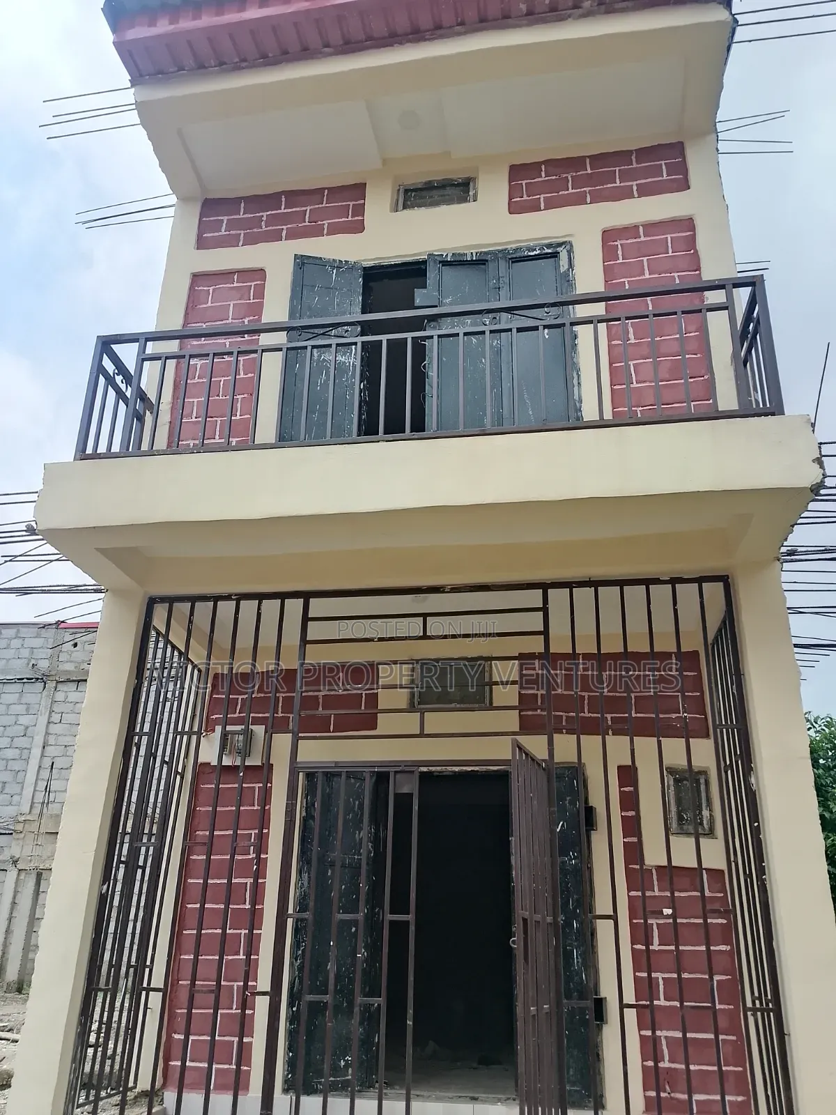 Spacious Warehouse Shop in Kubwa