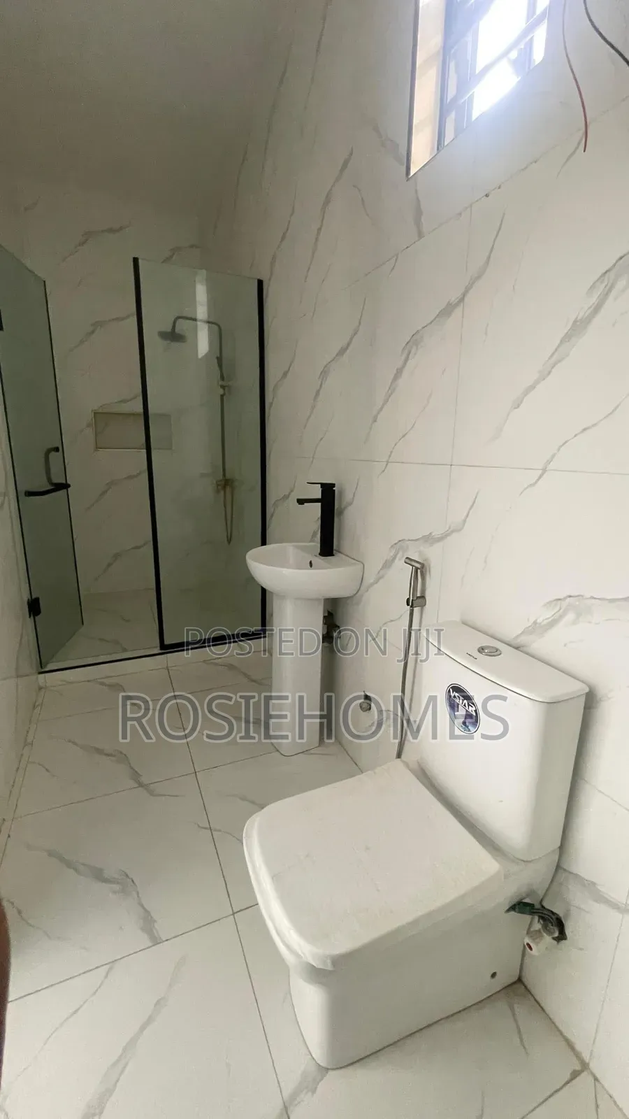 4bdrm Duplex in Ikota for sale in Ikota