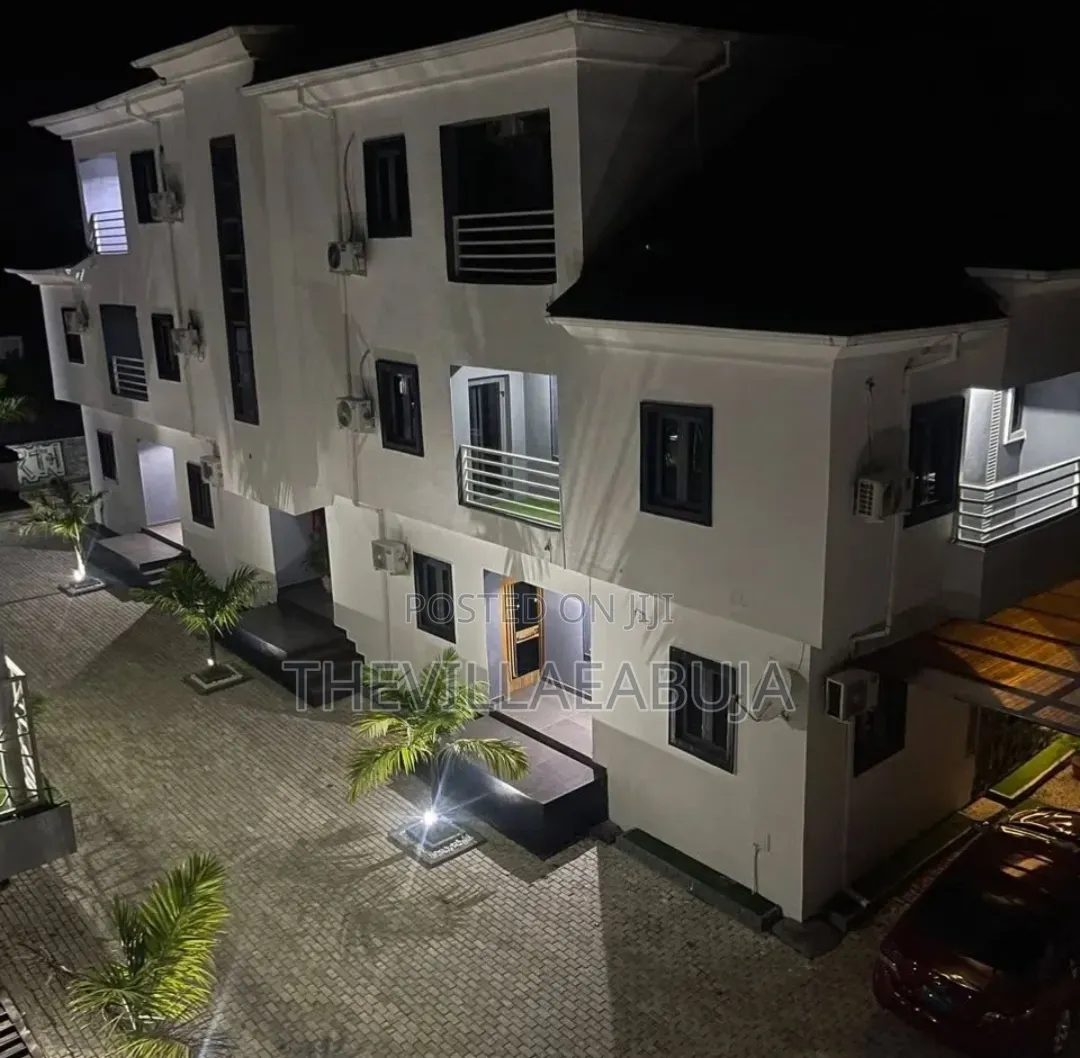 Pool Lounge Available For Relaxation And Private Hangouts In Lugbe in Lugbe District