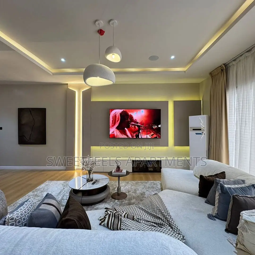 * Beautiful 3 Bed Apartment With a Pool, Lots More Top Notch Amenities in Lekki Phase 1