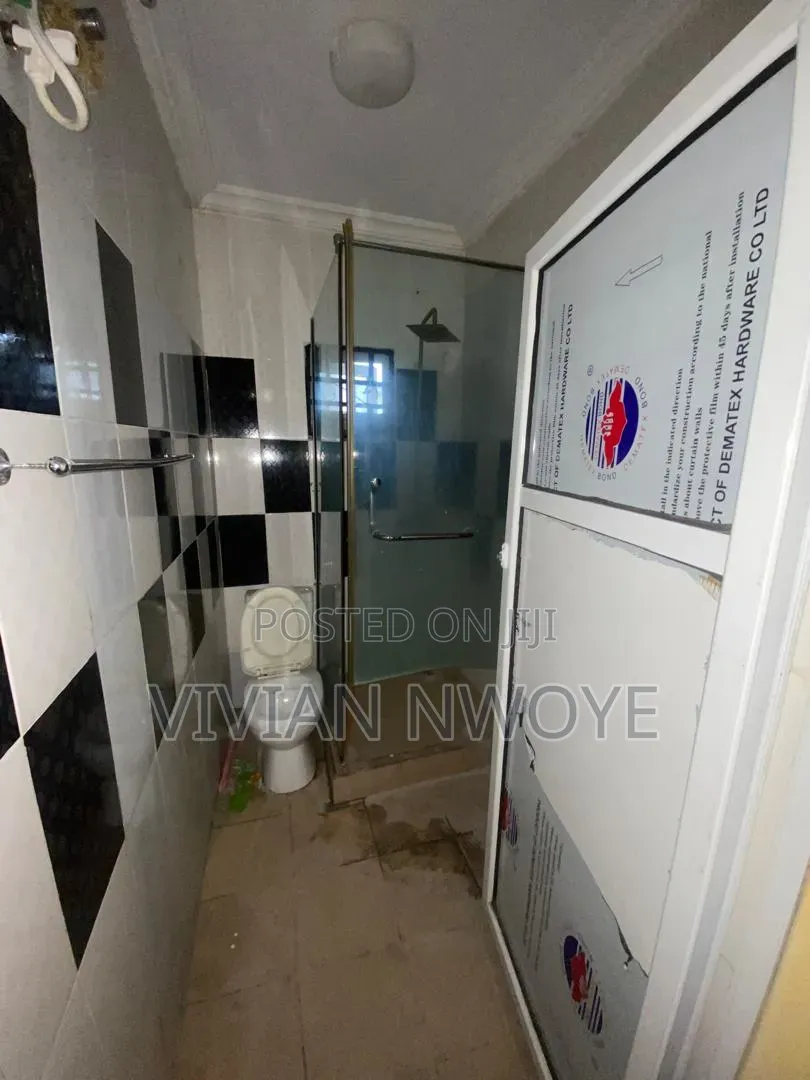 3bdrm Duplex in Jakande for rent in Jakande