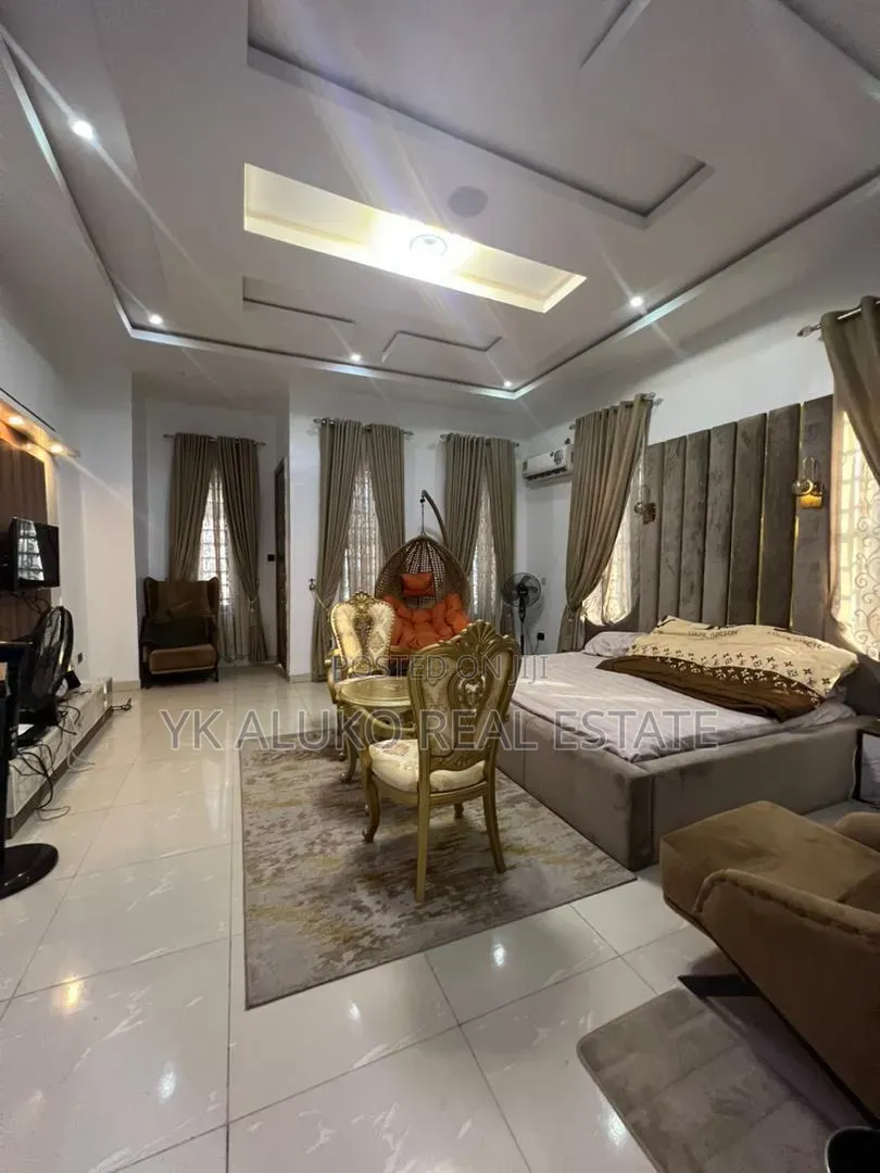 4bdrm Duplex in Southern Estate for sale in Lekki Phase 1