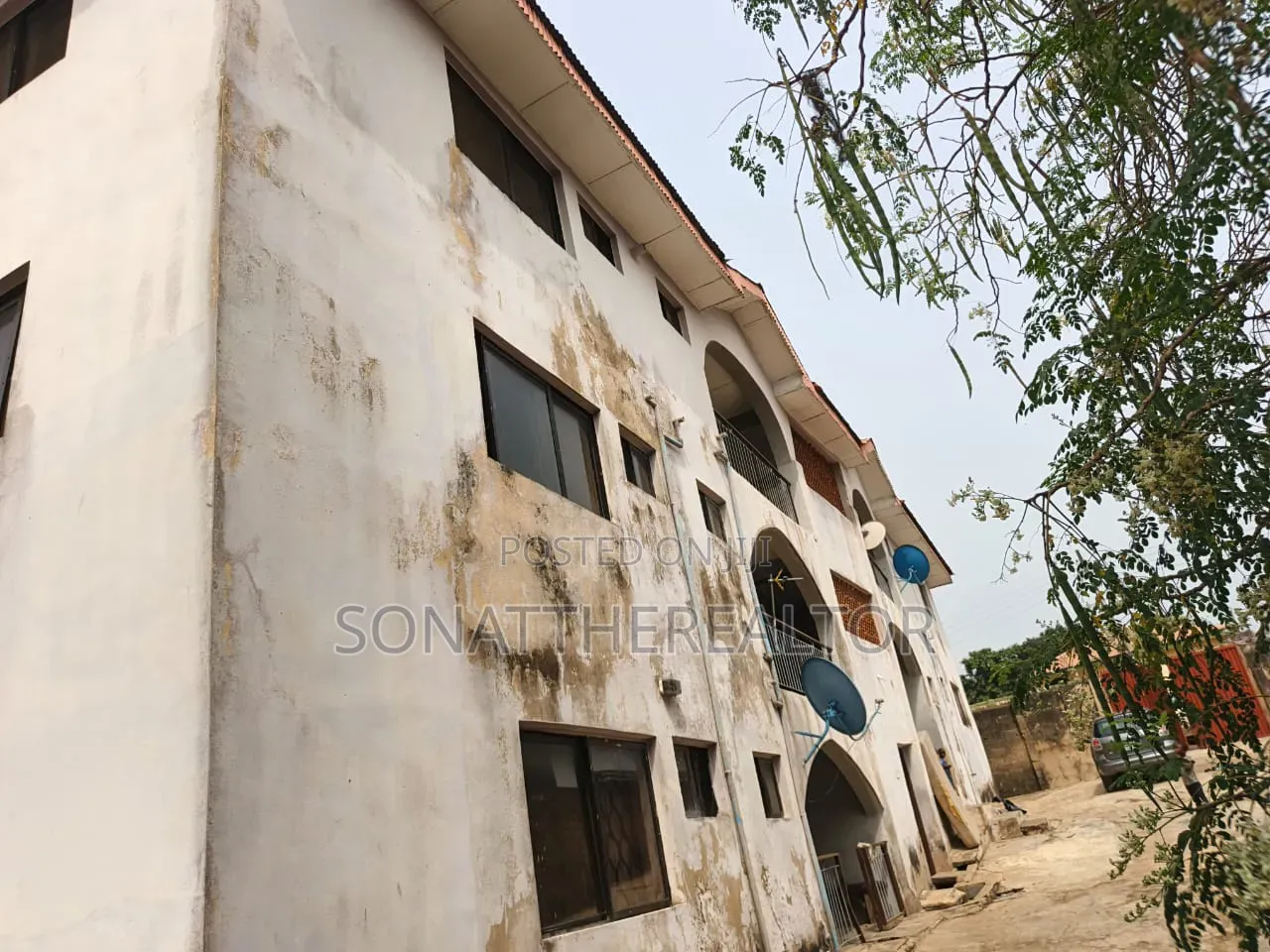 3bdrm Block of Flats in Ologuneru for sale in Ologuneru