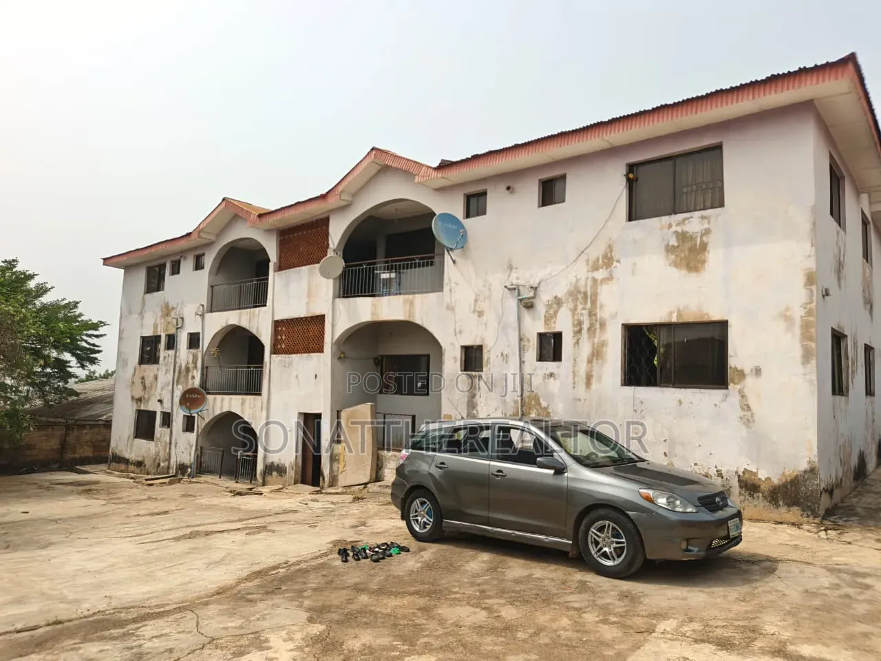 3bdrm Block of Flats in Ologuneru for sale in Ologuneru