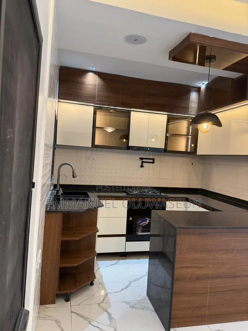 3bdrm Block of Flats in Durumi for sale in Durumi