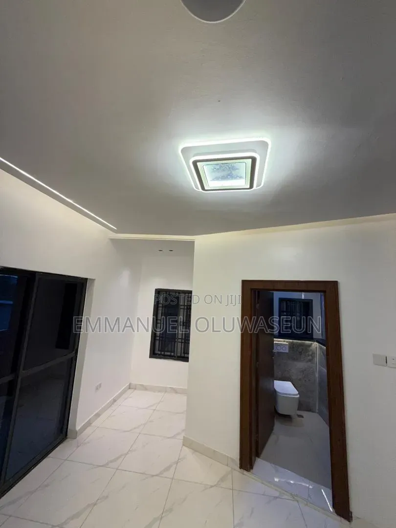 3bdrm Block of Flats in Durumi for sale in Durumi