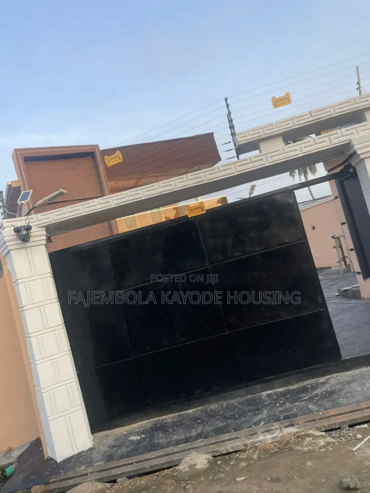 5bdrm Duplex in Heritage Estate for sale in Oluyole Estate