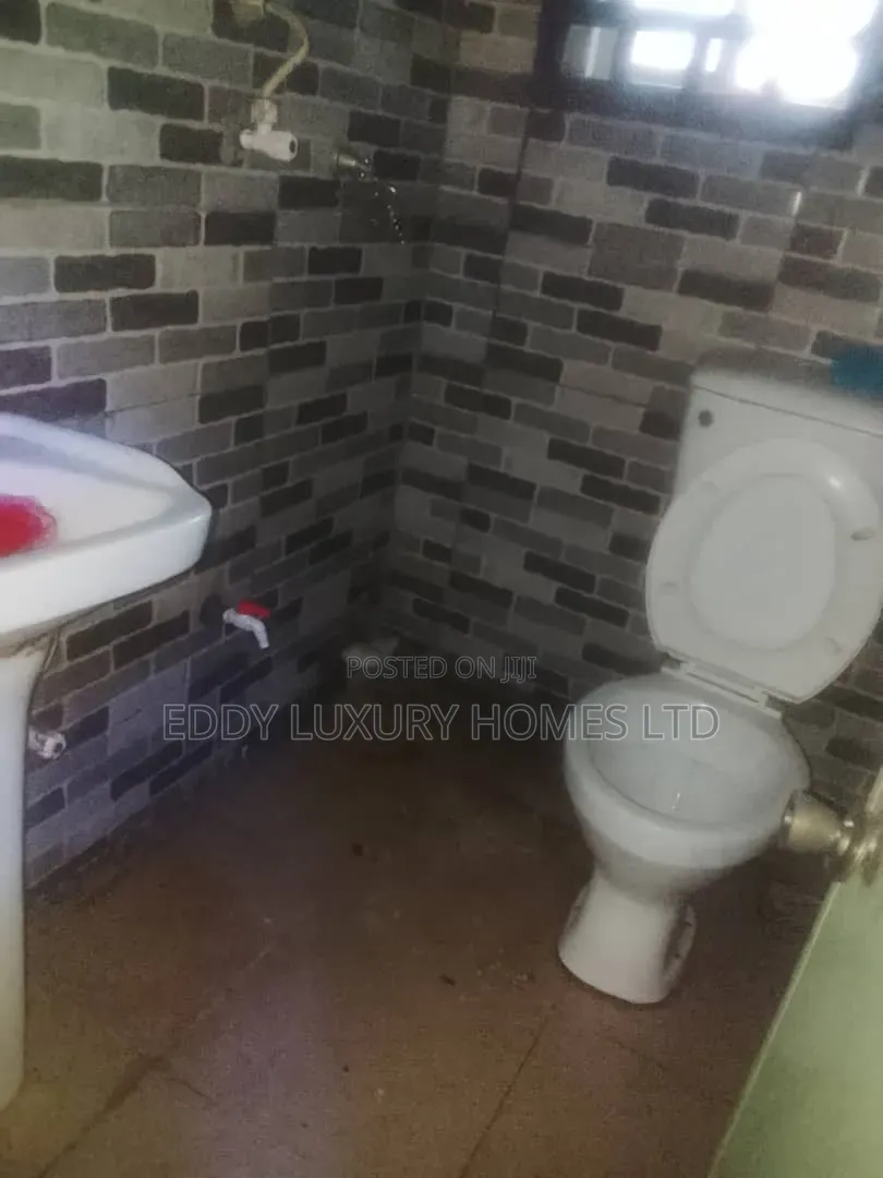 19bdrm Block of Flats in Ikot Ekpene, Calabar for sale in Calabar