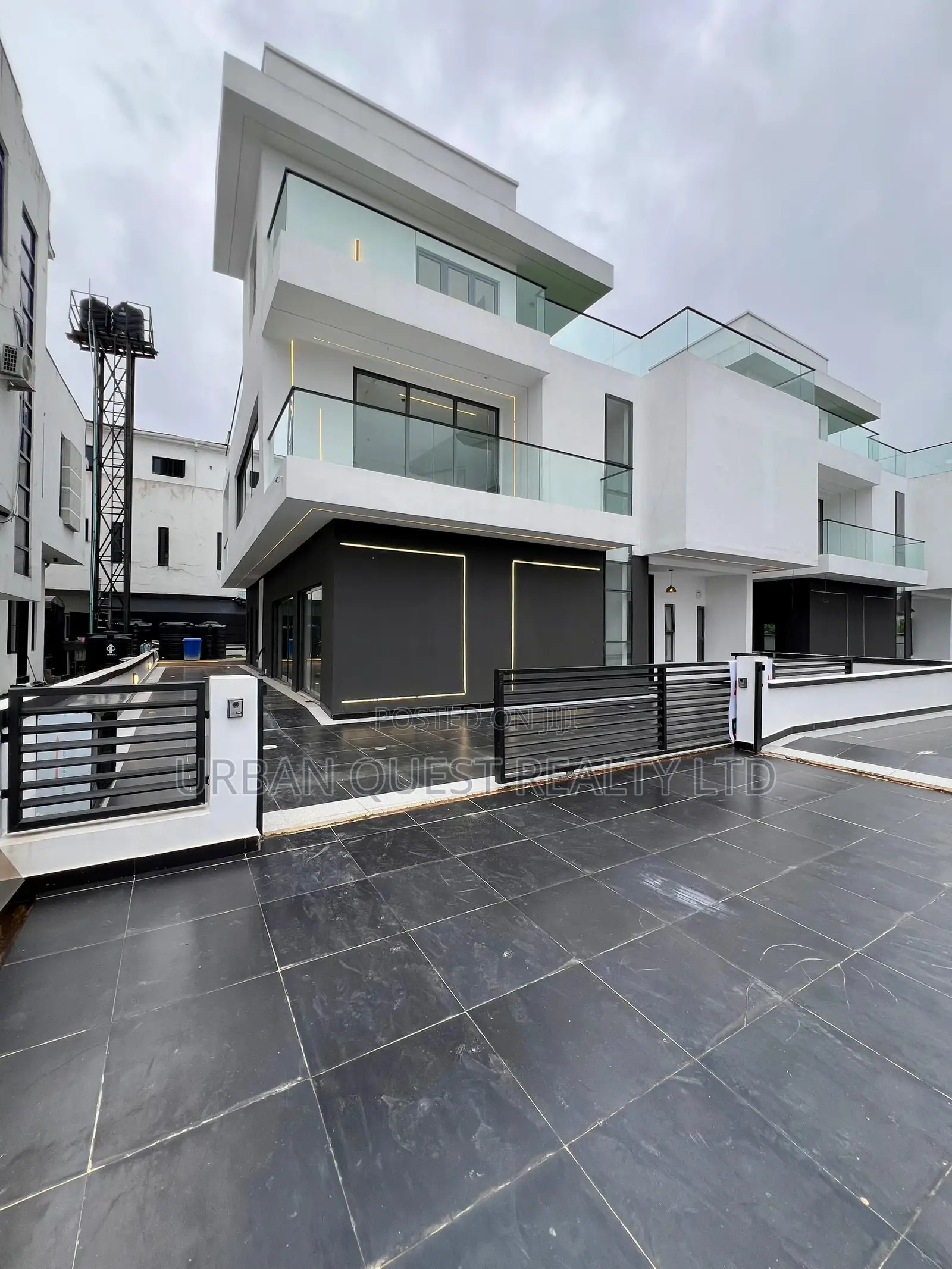 5bdrm Duplex in Lekki for sale in Lekki