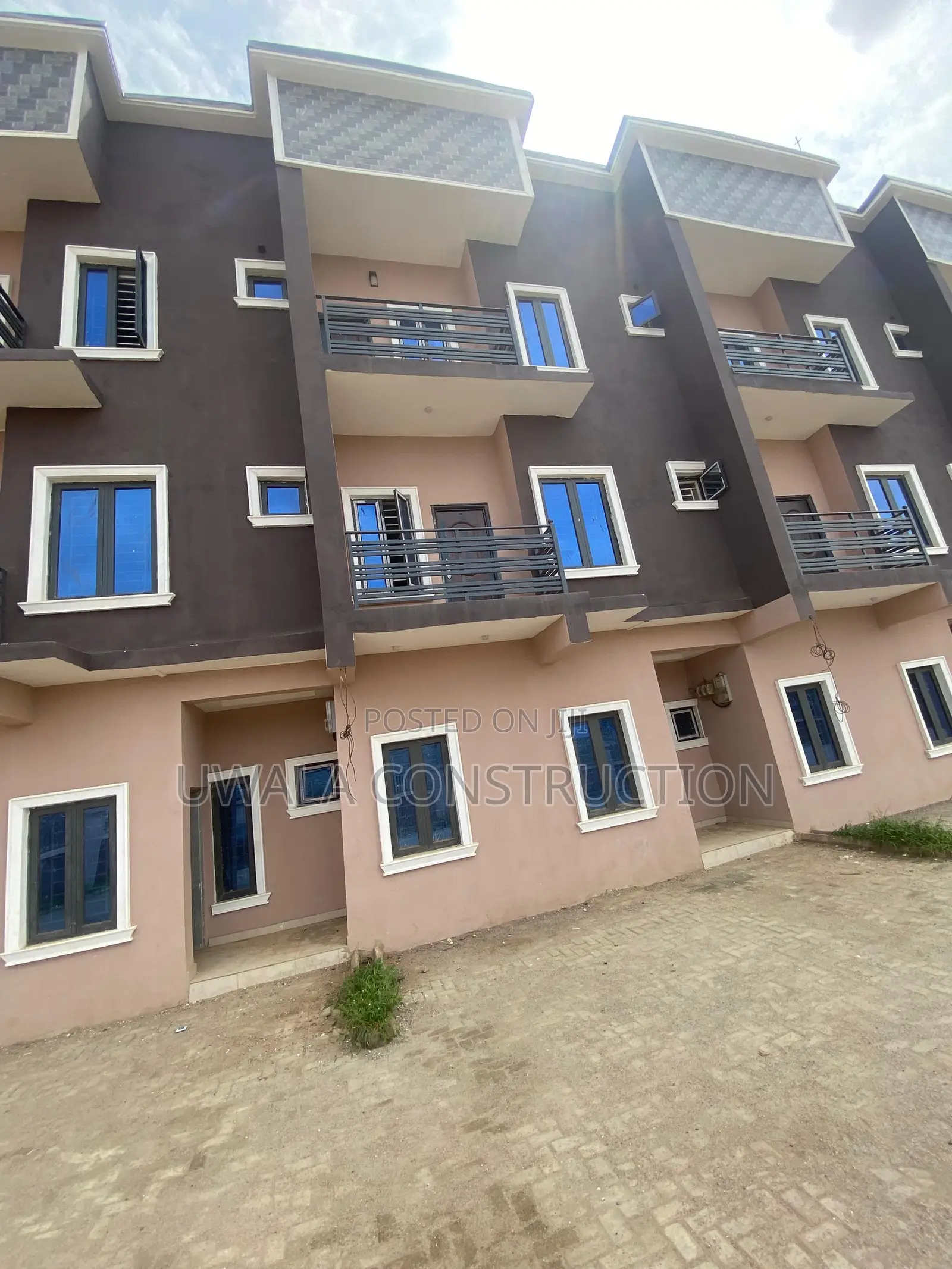 4bdrm Townhouse/Terrace in Gaduwa for sale in Gaduwa
