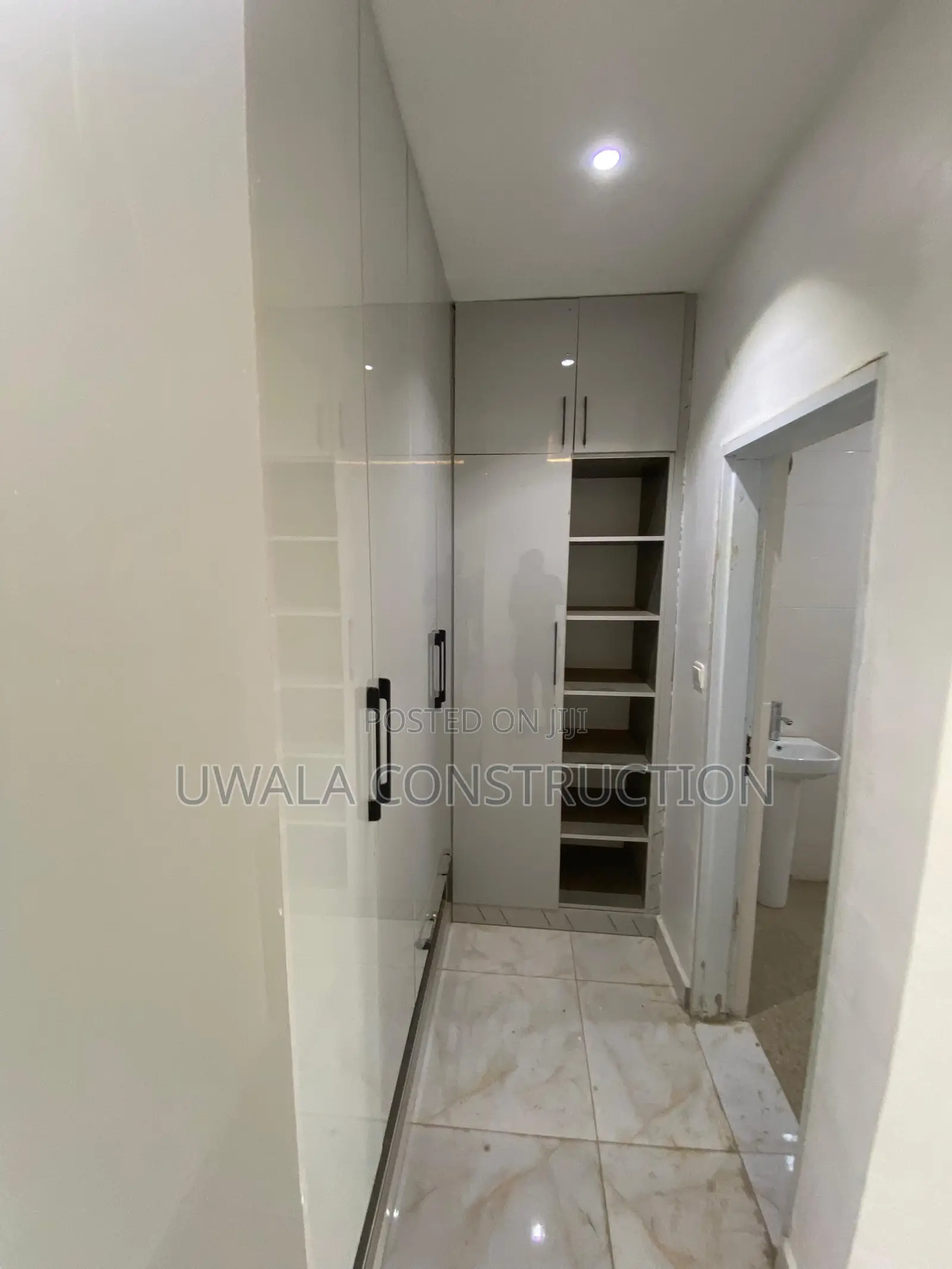 4bdrm Townhouse/Terrace in Gaduwa for sale in Gaduwa