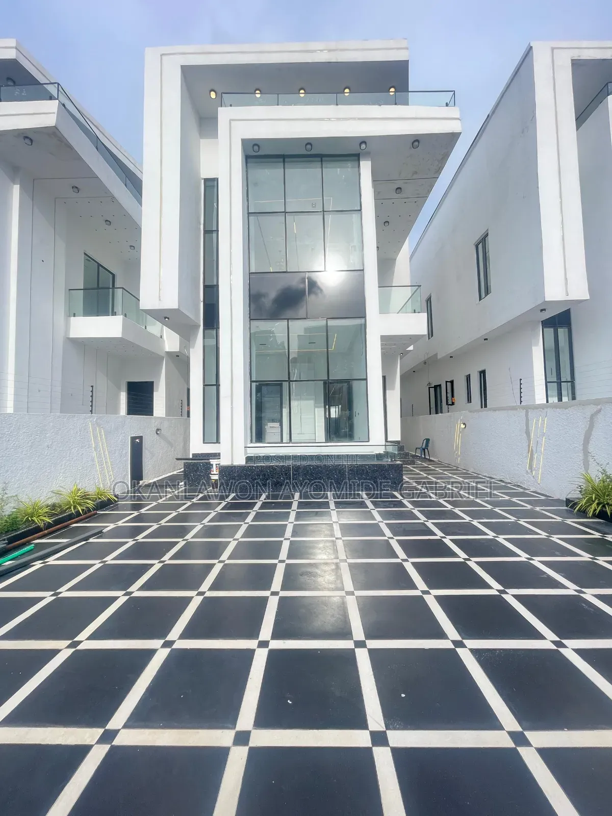 5bdrm Duplex in Secured Estate, VGC / Ajah for sale in VGC / Ajah