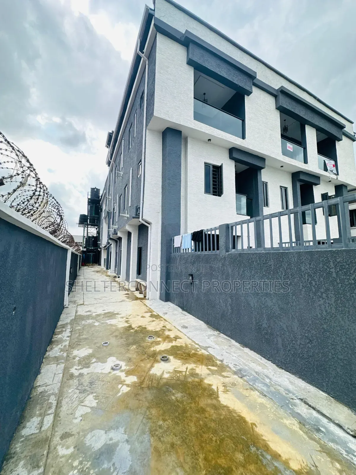 3bdrm Apartment in Lekki for sale in Lekki Expressway