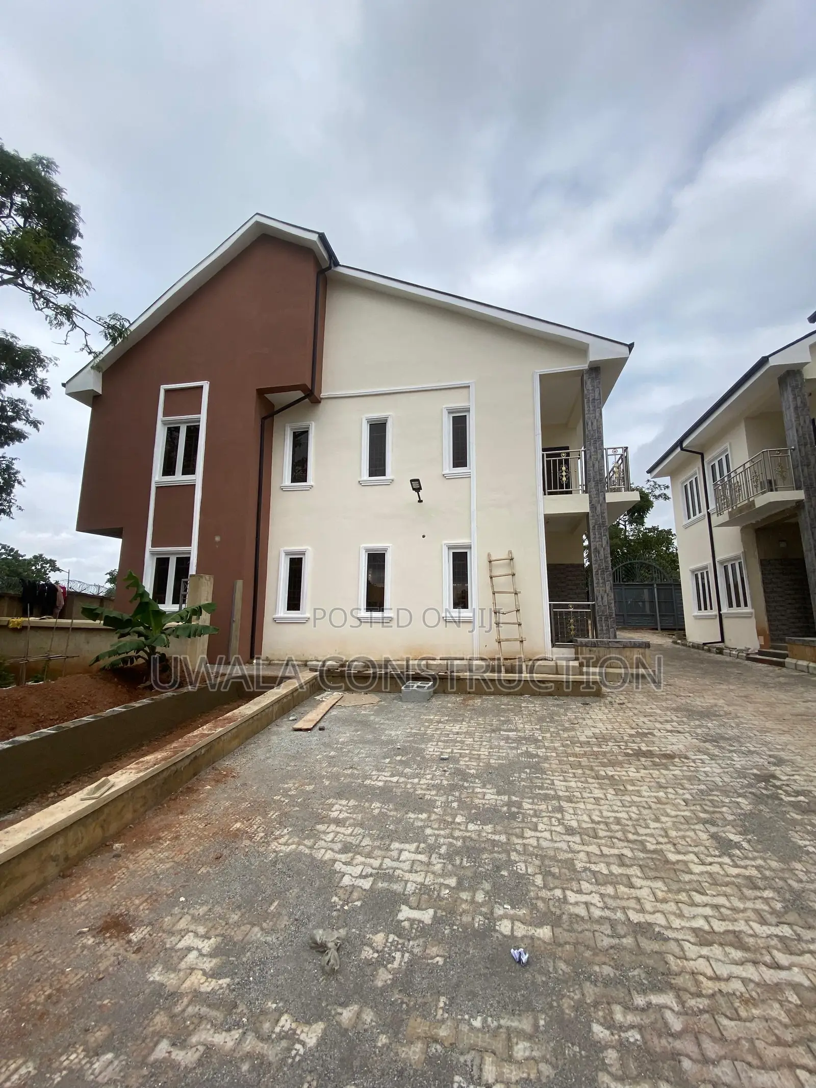 4bdrm Townhouse/Terrace in Gaduwa for sale in Gaduwa
