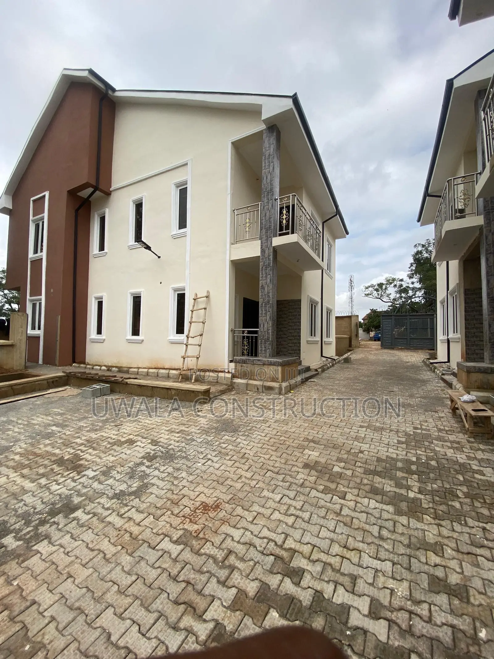 4bdrm Townhouse/Terrace in Gaduwa for sale in Gaduwa